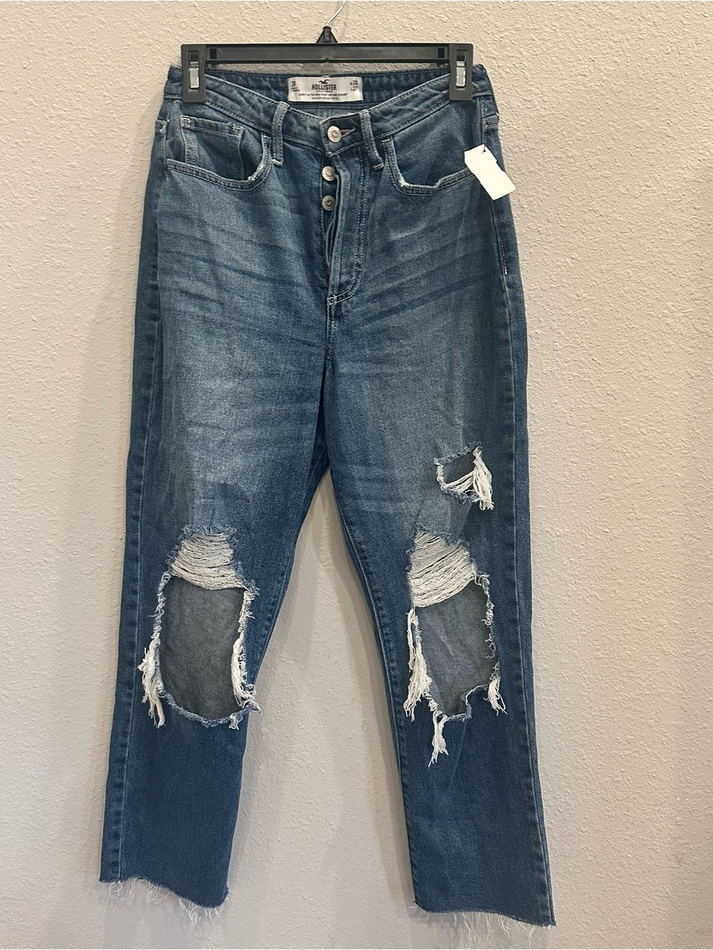 Hollister Distressed Boyfriend Jeans in Medium Blue Wash | Size 3R